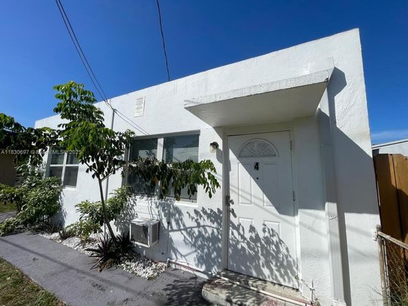 635 NW 22nd Rd, Fort Lauderdale FL 33311