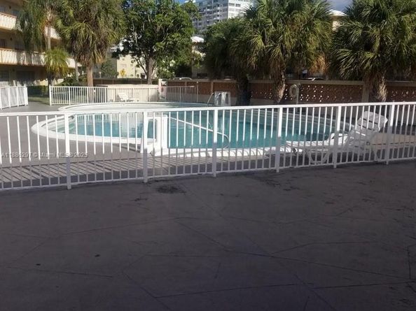 1885 NE 121st St 21, North Miami FL 33181