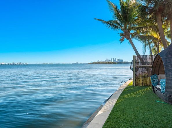 7305 Belle Meade Island Dr, Miami FL 33138