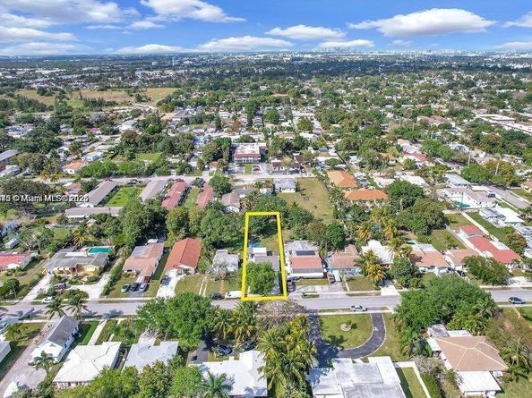 2635 Fillmore St, Hollywood FL 33020