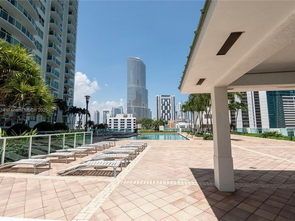 31 SE 5th St 2610, Miami FL 33131