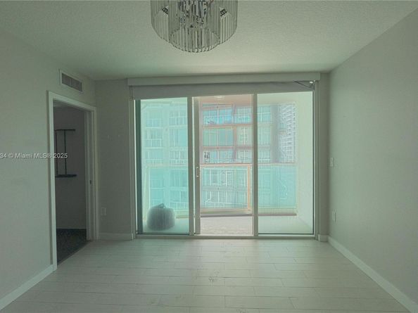 31 SE 5th St 2610, Miami FL 33131