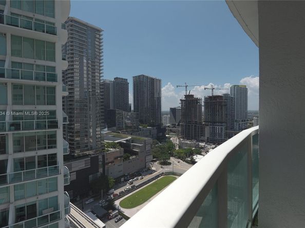 31 SE 5th St 2610, Miami FL 33131