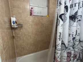 1100 NE 1st Ct 104, Hallandale Beach FL 33009