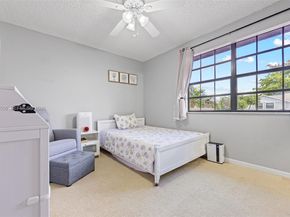10500 NW 3rd St, Pembroke Pines FL 33026