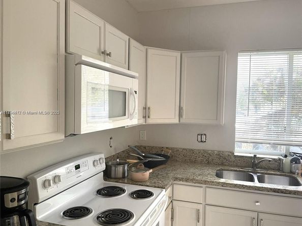 20441 NW 15th Ave 8, Miami Gardens FL 33169