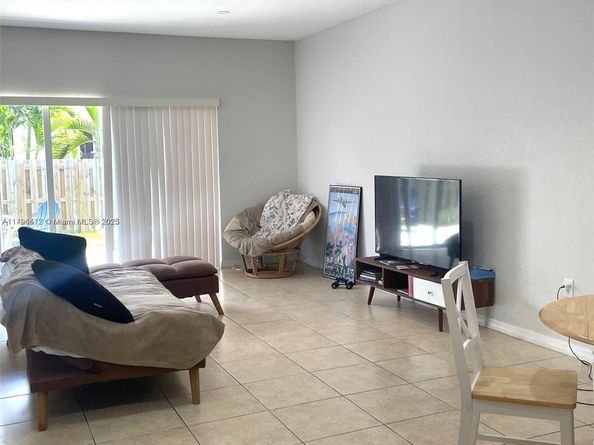20441 NW 15th Ave 8, Miami Gardens FL 33169