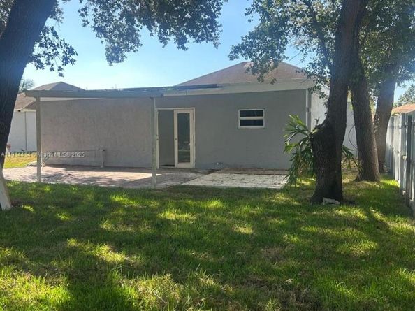 20199 NW 35th Ave, Miami Gardens FL 33056