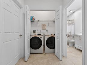 1033 NE 35th Ave, Homestead FL 33033