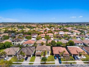 1033 NE 35th Ave, Homestead FL 33033