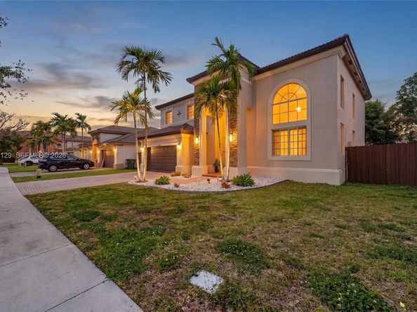 1033 NE 35th Ave, Homestead FL 33033