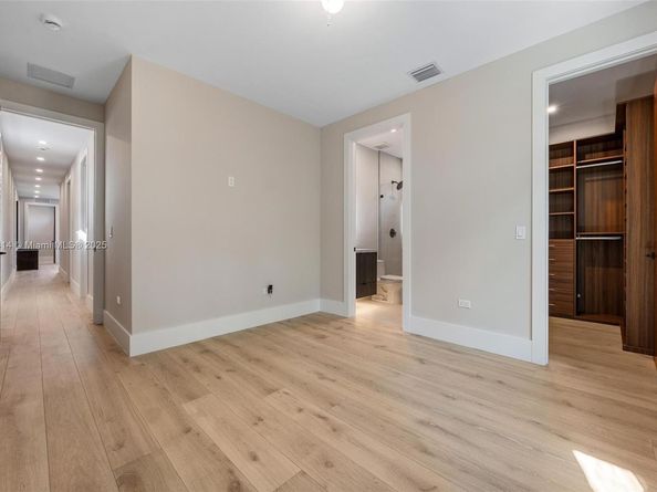 2805 Freeman St, Miami FL 33133