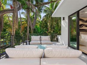 2805 Freeman St, Miami FL 33133