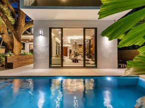 2805 Freeman St, Miami FL 33133