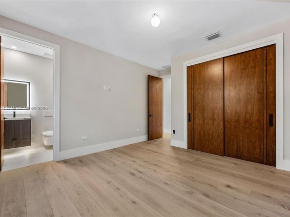 2805 Freeman St, Miami FL 33133