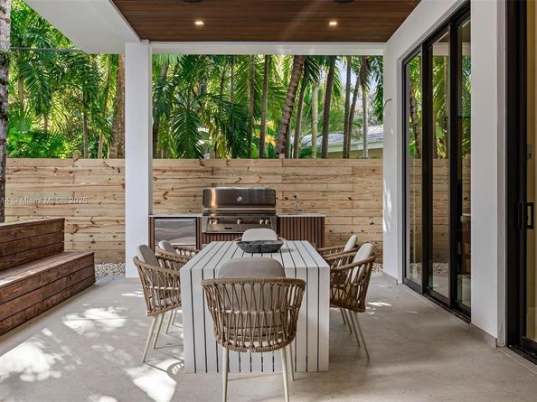 2805 Freeman St, Miami FL 33133