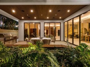 2805 Freeman St, Miami FL 33133