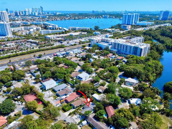 2470-2472 NE 182nd Ter, North Miami Beach FL 33160