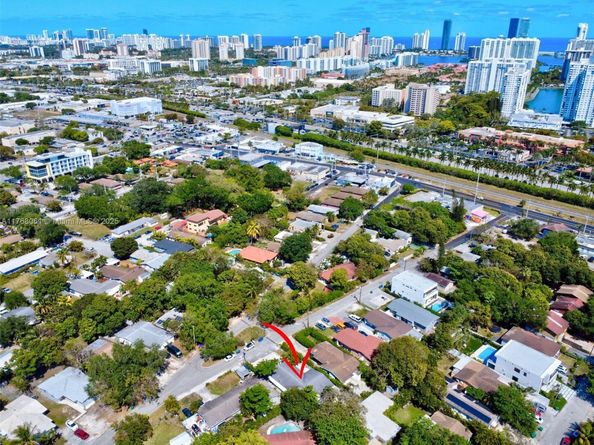 2470-2472 NE 182nd Ter, North Miami Beach FL 33160