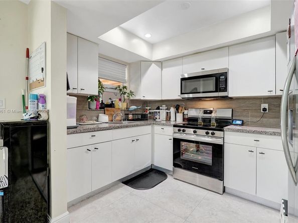 2470-2472 NE 182nd Ter, North Miami Beach FL 33160