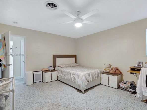 2470-2472 NE 182nd Ter, North Miami Beach FL 33160
