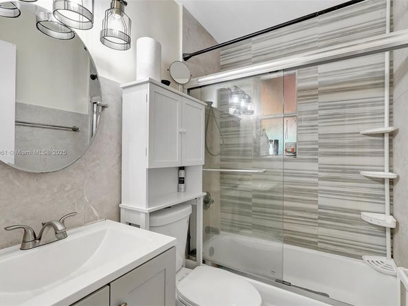 2470-2472 NE 182nd Ter, North Miami Beach FL 33160
