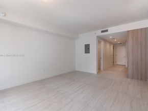 77 SE 5th St 1709, Miami FL 33131