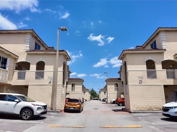 7985 NW 8th St 109A, Miami FL 33126