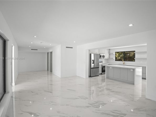 451 SW 38th Ter, Fort Lauderdale FL 33312