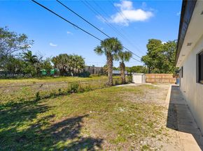 451 SW 38th Ter, Fort Lauderdale FL 33312