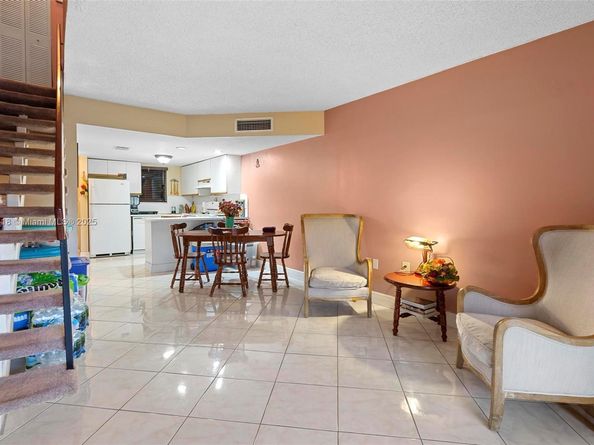 5525 W 26th Ct 202, Hialeah FL 33016