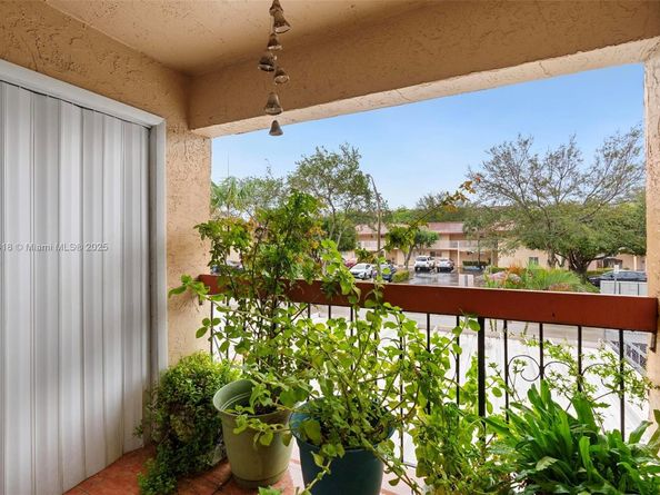 5525 W 26th Ct 202, Hialeah FL 33016