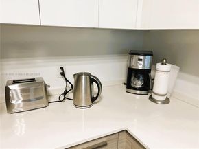 1300 Brickell Bay Dr 903, Miami FL 33131