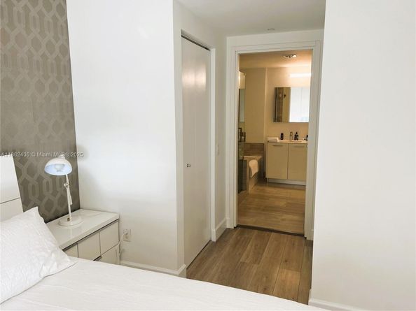 1300 Brickell Bay Dr 903, Miami FL 33131