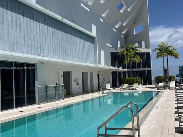 1300 Brickell Bay Dr 903, Miami FL 33131