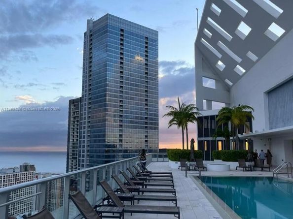 1300 Brickell Bay Dr 903, Miami FL 33131