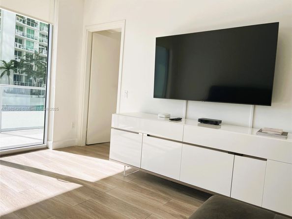 1300 Brickell Bay Dr 903, Miami FL 33131