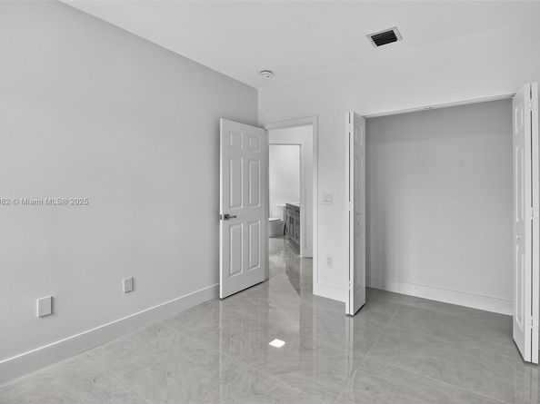 11244 NW 58th Ter, Doral FL 33178