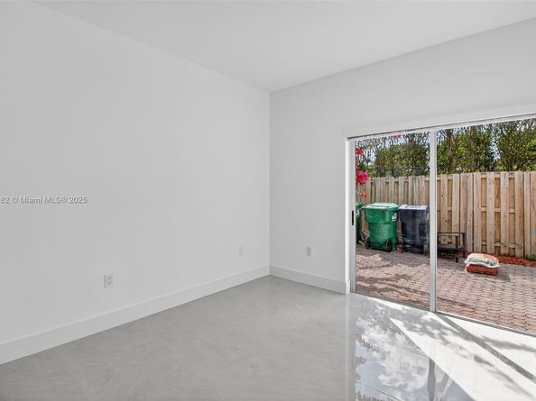 11244 NW 58th Ter, Doral FL 33178