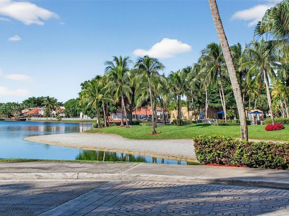 11244 NW 58th Ter, Doral FL 33178