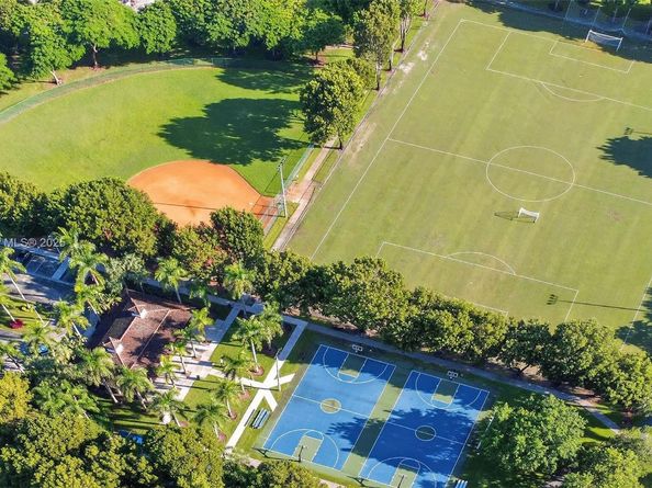 11244 NW 58th Ter, Doral FL 33178