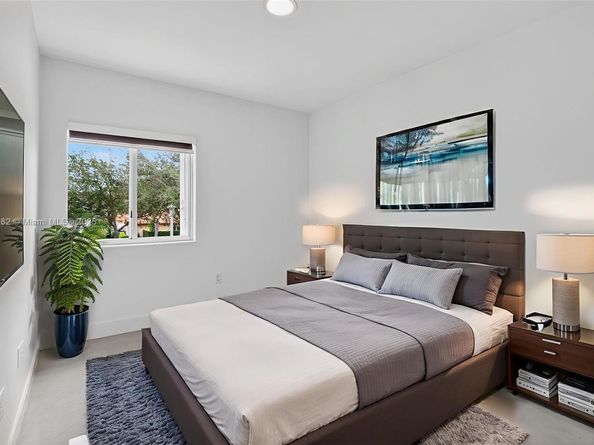 11244 NW 58th Ter, Doral FL 33178