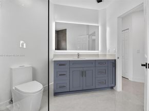 11244 NW 58th Ter, Doral FL 33178