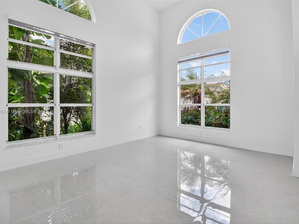 11244 NW 58th Ter, Doral FL 33178