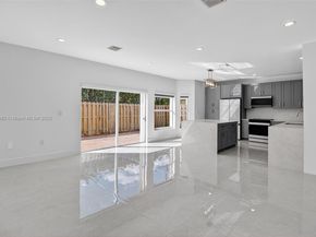 11244 NW 58th Ter, Doral FL 33178