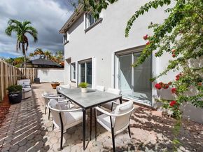 11244 NW 58th Ter, Doral FL 33178