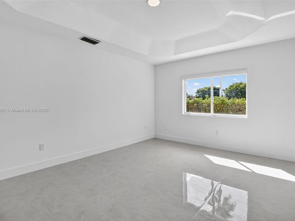 11244 NW 58th Ter, Doral FL 33178