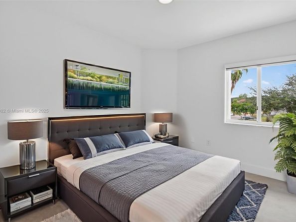 11244 NW 58th Ter, Doral FL 33178