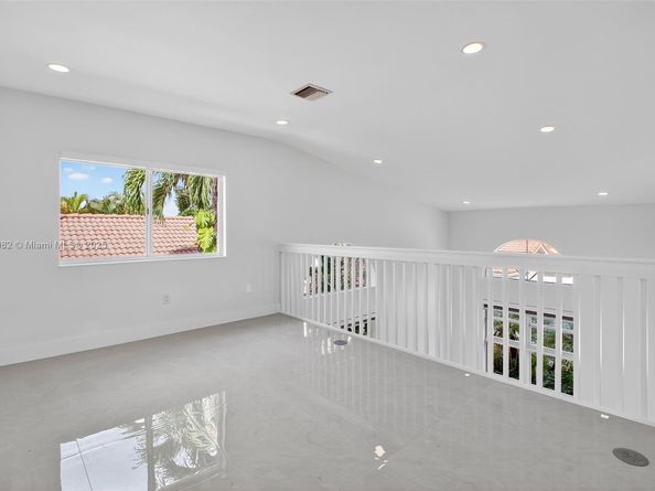 11244 NW 58th Ter, Doral FL 33178