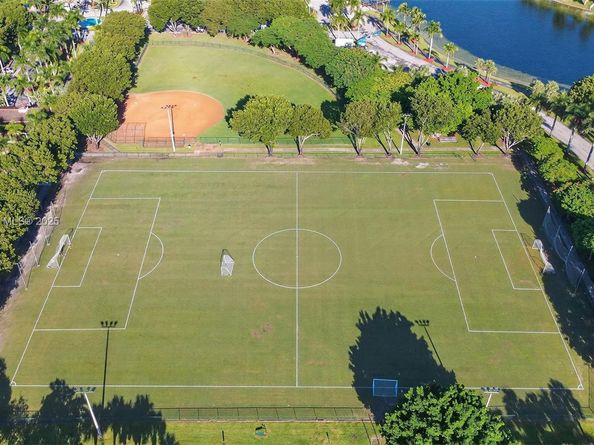 11244 NW 58th Ter, Doral FL 33178